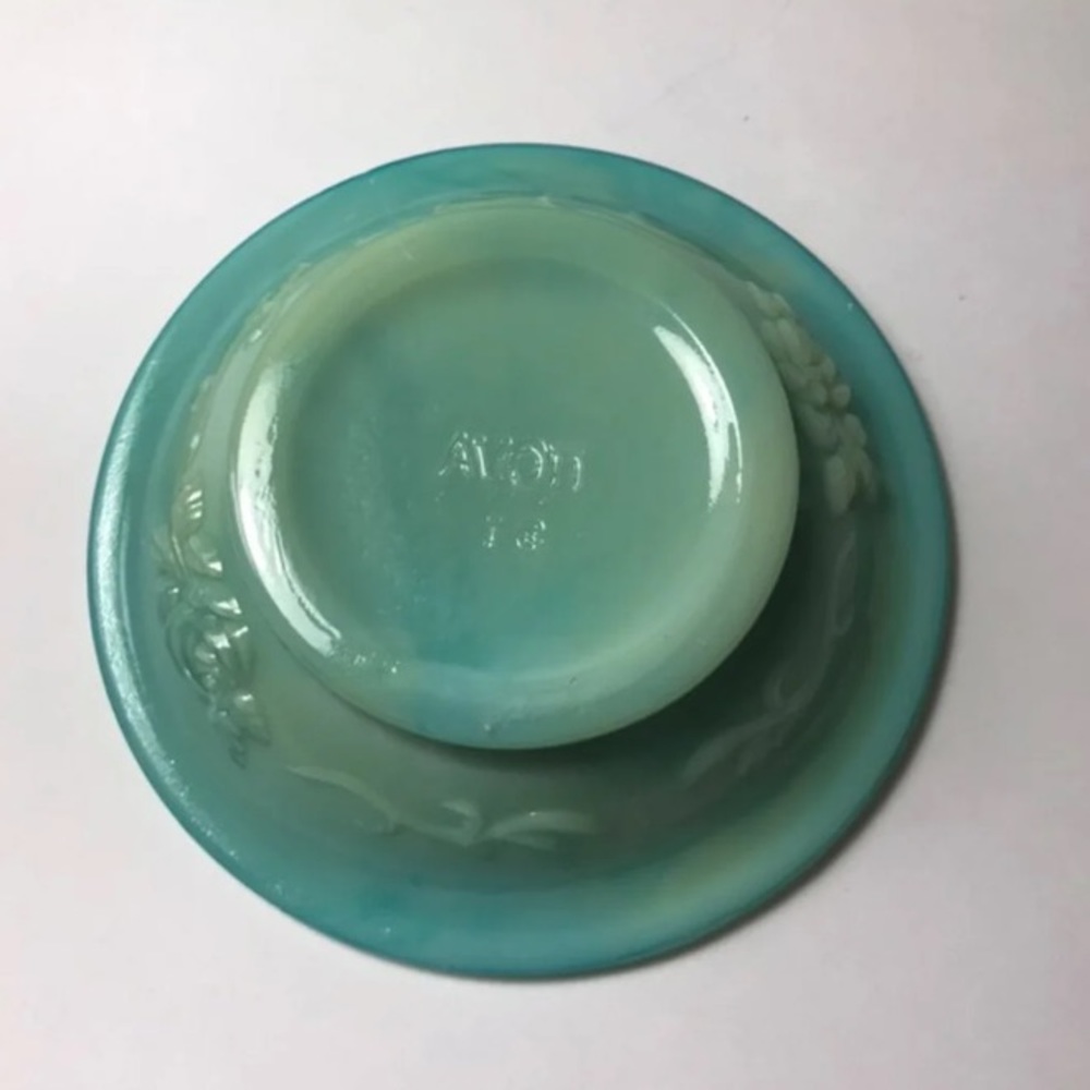 1978 Avon “Victorian Rose” Vase & Basin - Picture 5 of 6